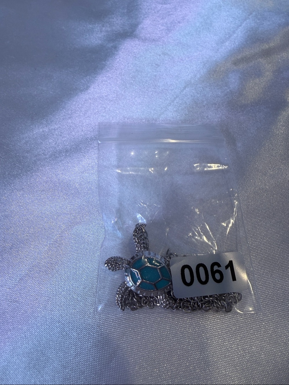 Silver Sea Turtle Necklace with Blue Green Opal Inlay Interlocking Chain NWOT - Picture 6 of 6